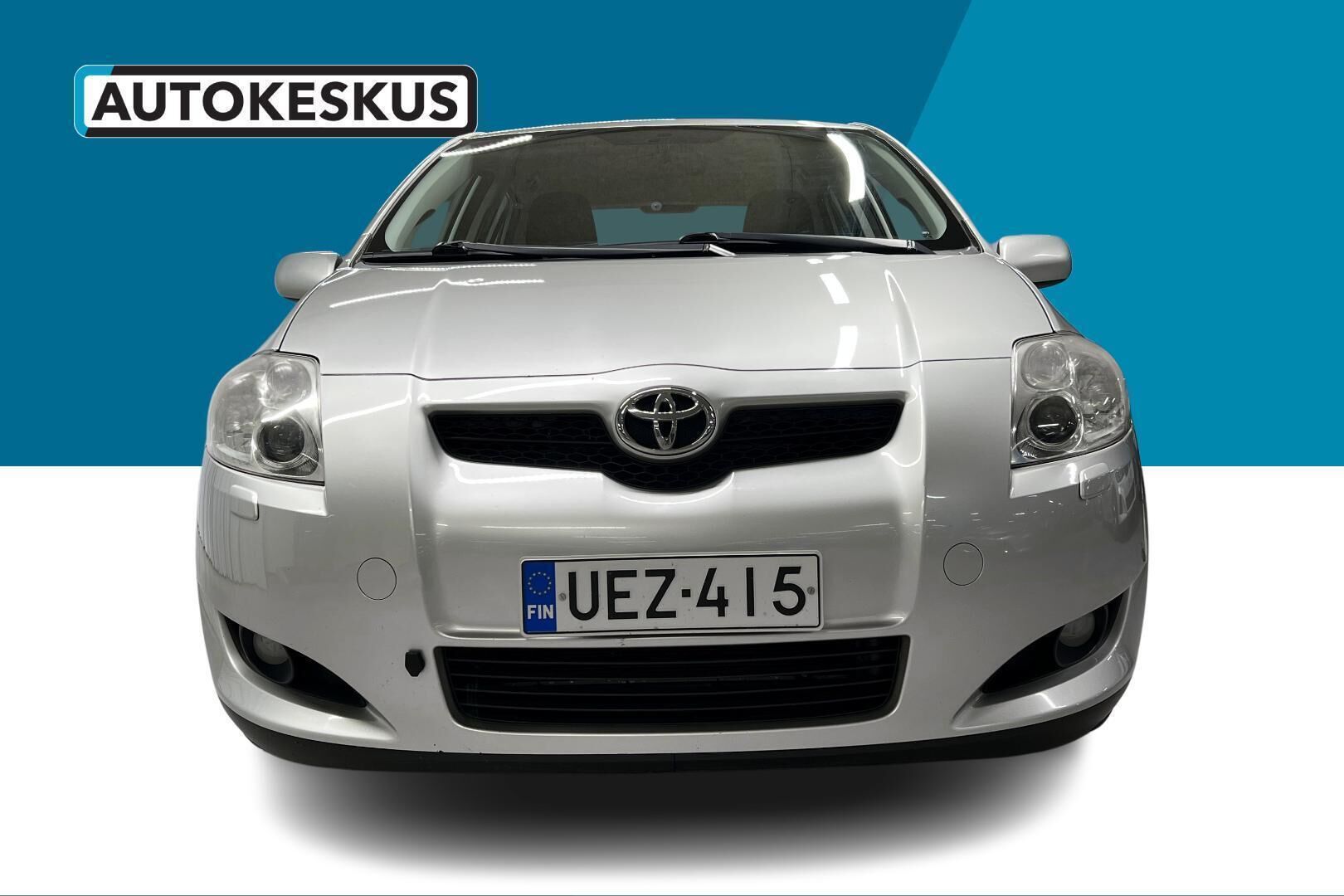 Toyota Auris iso kuva 2