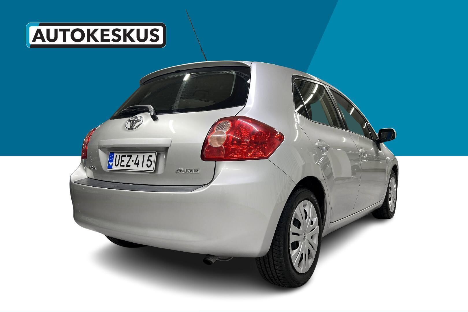 Toyota Auris iso kuva 5