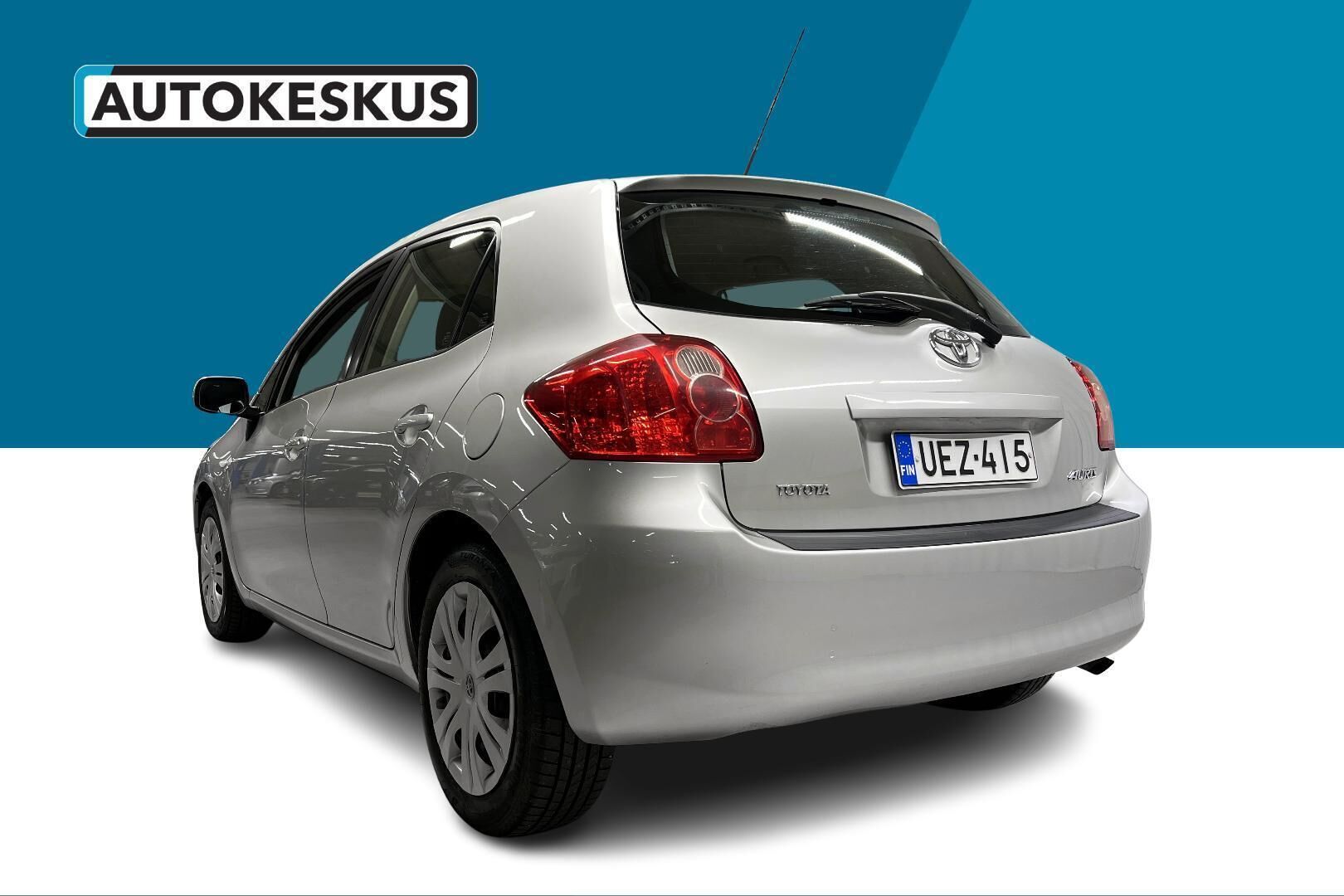 Toyota Auris iso kuva 7