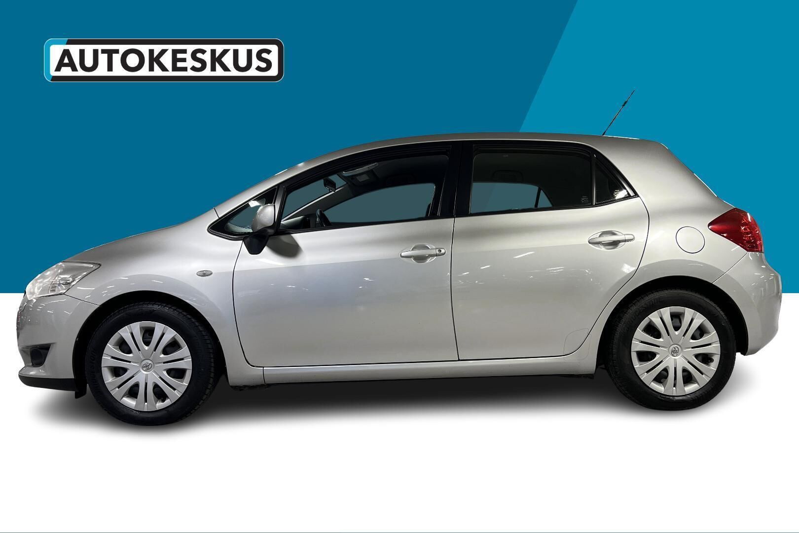 Toyota Auris iso kuva 8
