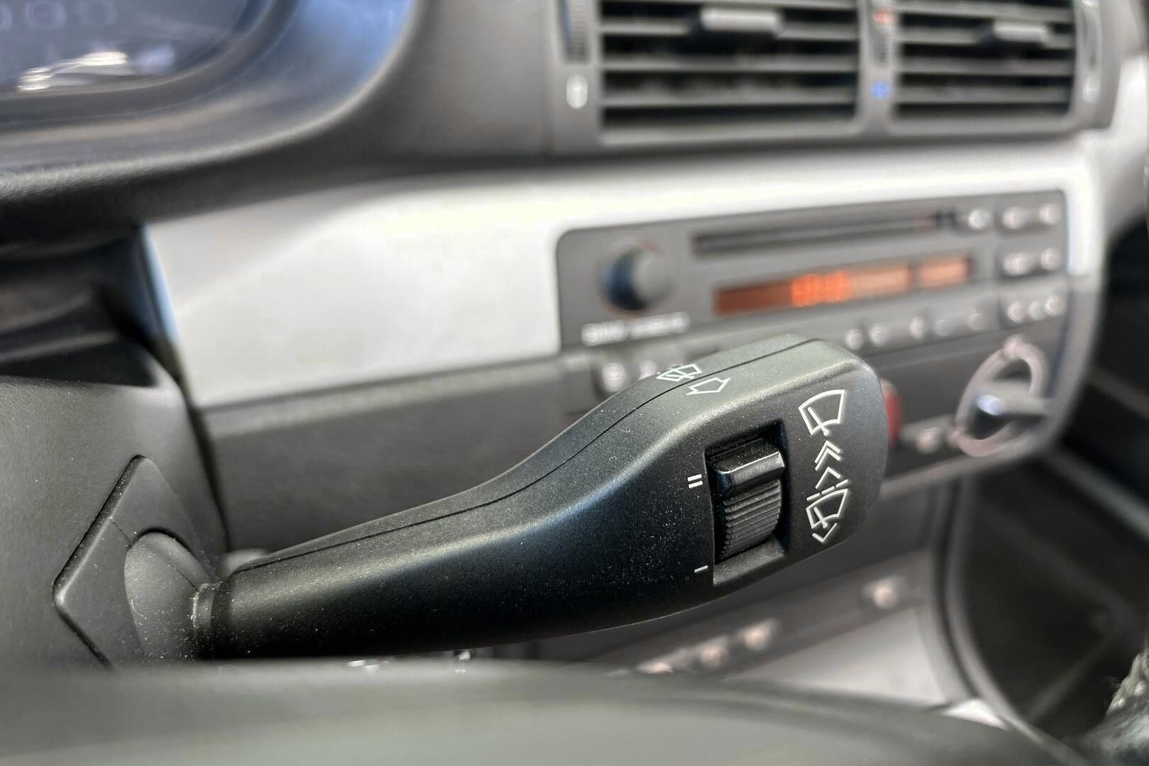 BMW 3-SARJA iso kuva 17