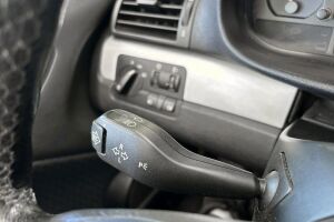 BMW 3-SARJA esikatselu 18