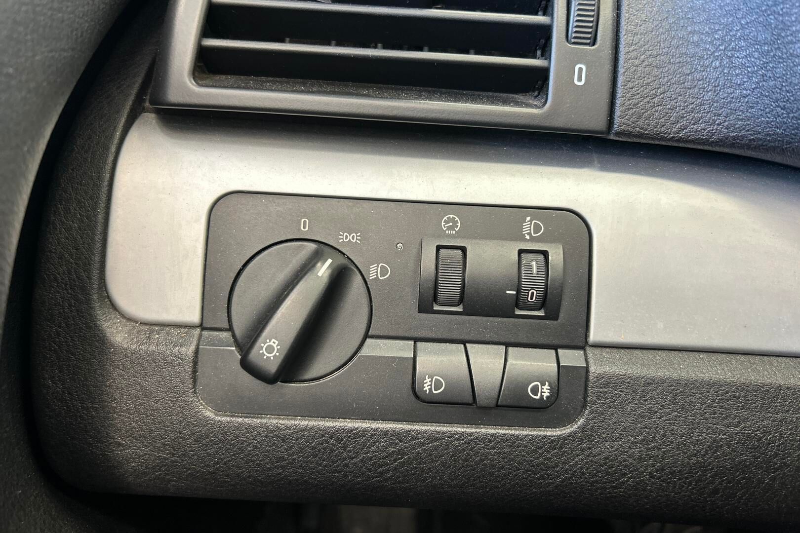 BMW 3-SARJA iso kuva 19