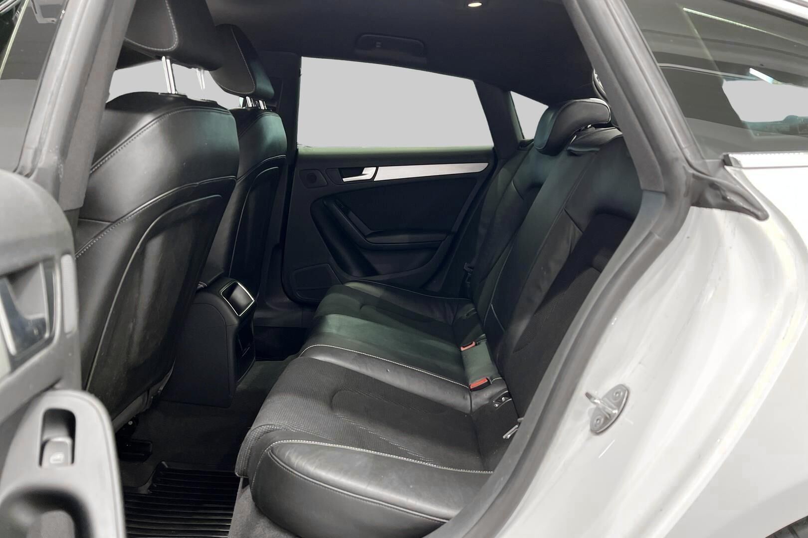 Audi A5 iso kuva 30