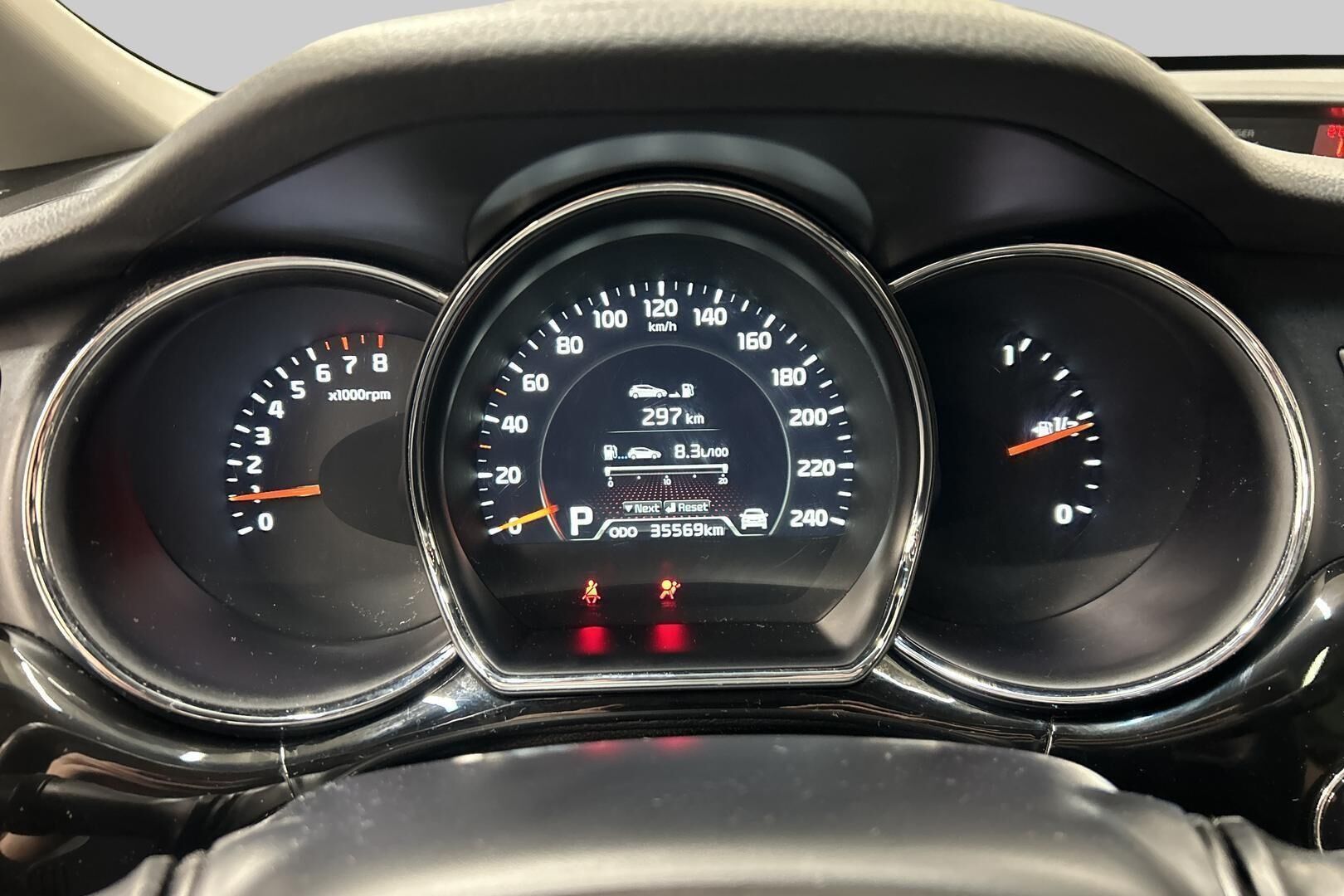 Kia cee'd iso kuva 14