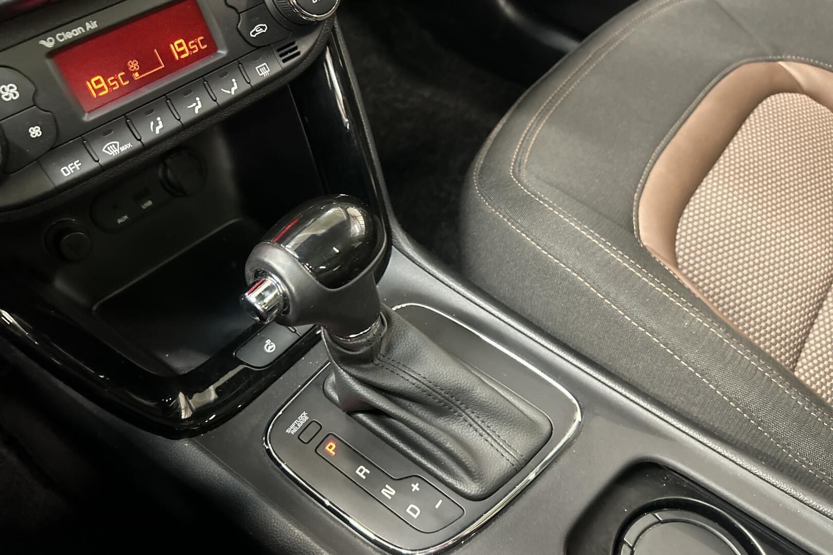 Kia cee'd iso kuva 16