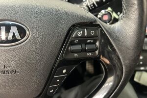 Kia cee'd esikatselu 17