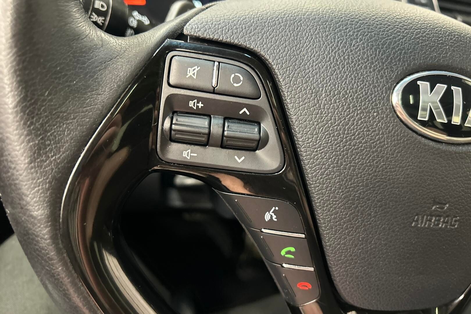 Kia cee'd iso kuva 18