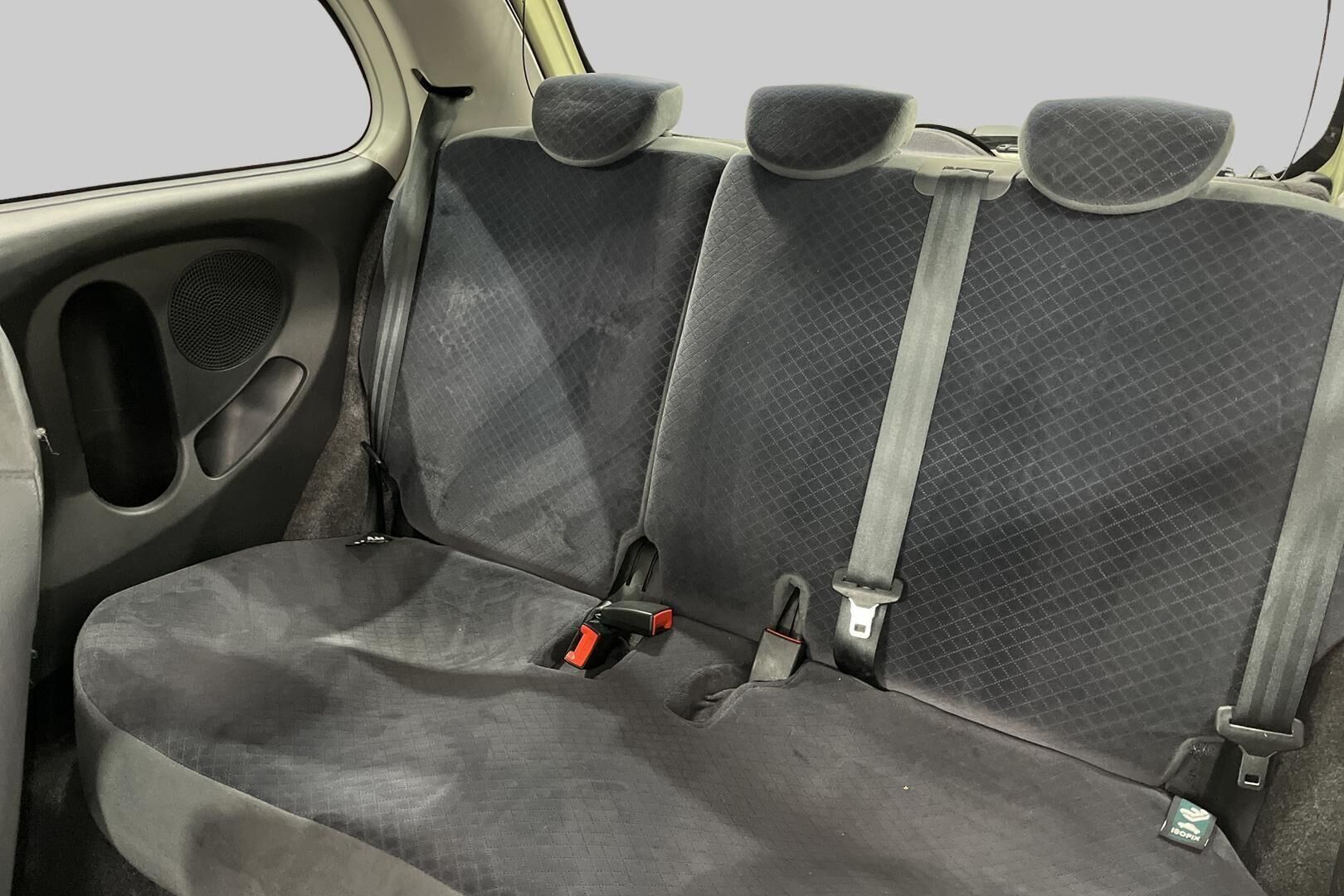 Nissan Micra iso kuva 9