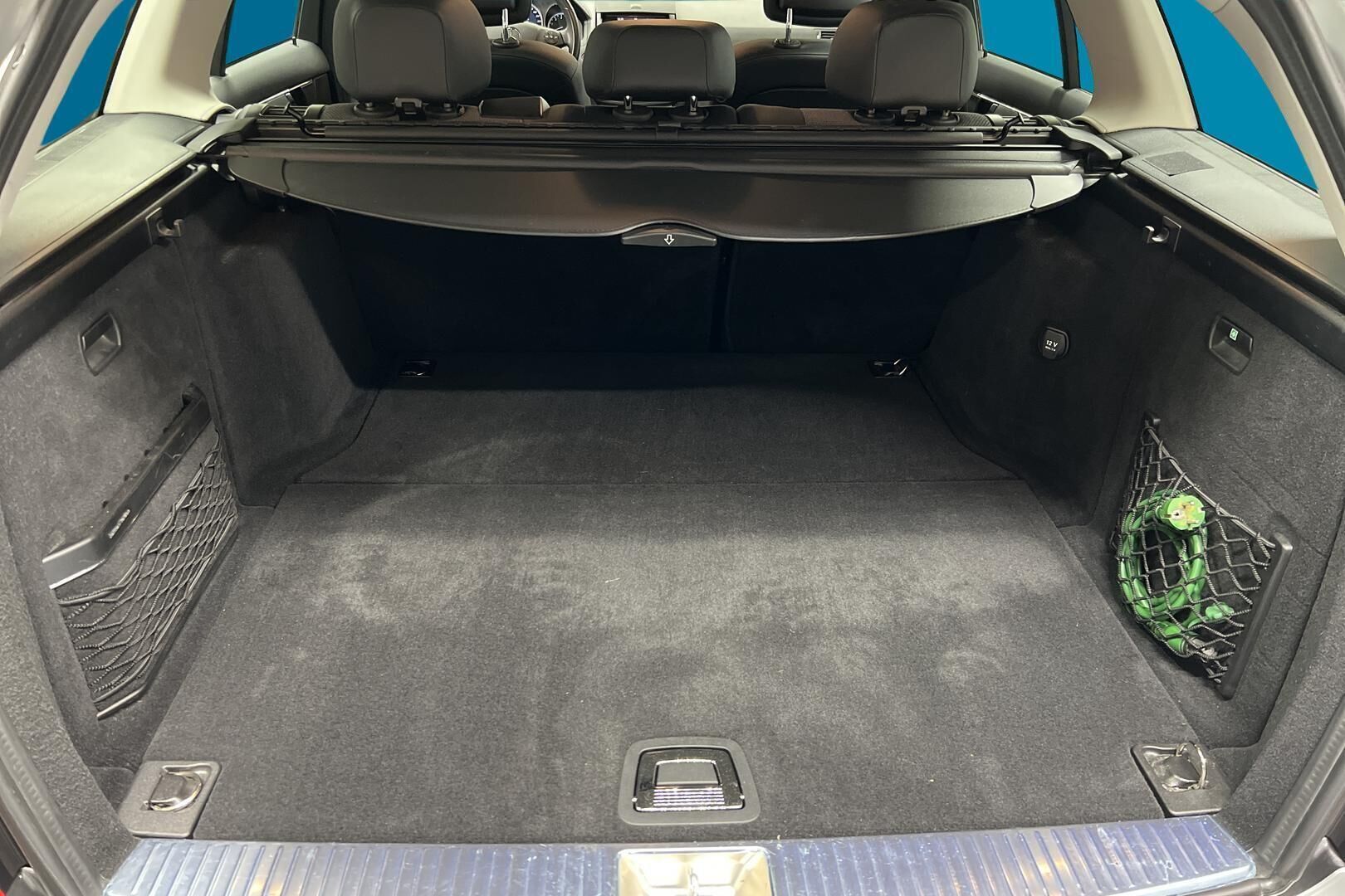Mercedes-Benz C iso kuva 11
