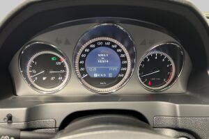 Mercedes-Benz C esikatselu 13