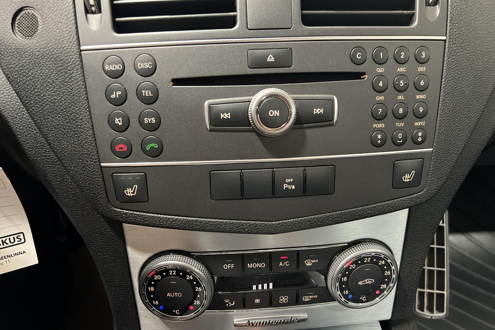 Mercedes-Benz C iso kuva 15