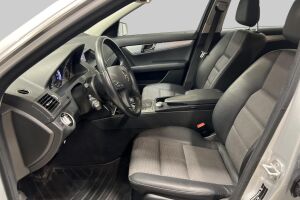 Mercedes-Benz C esikatselu 22