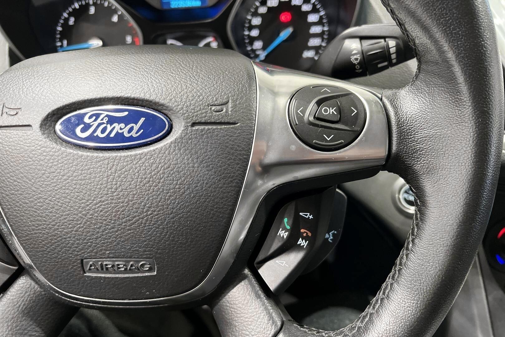 Ford Grand C-Max iso kuva 20