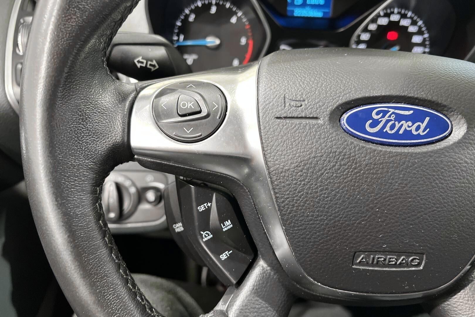 Ford Grand C-Max iso kuva 21