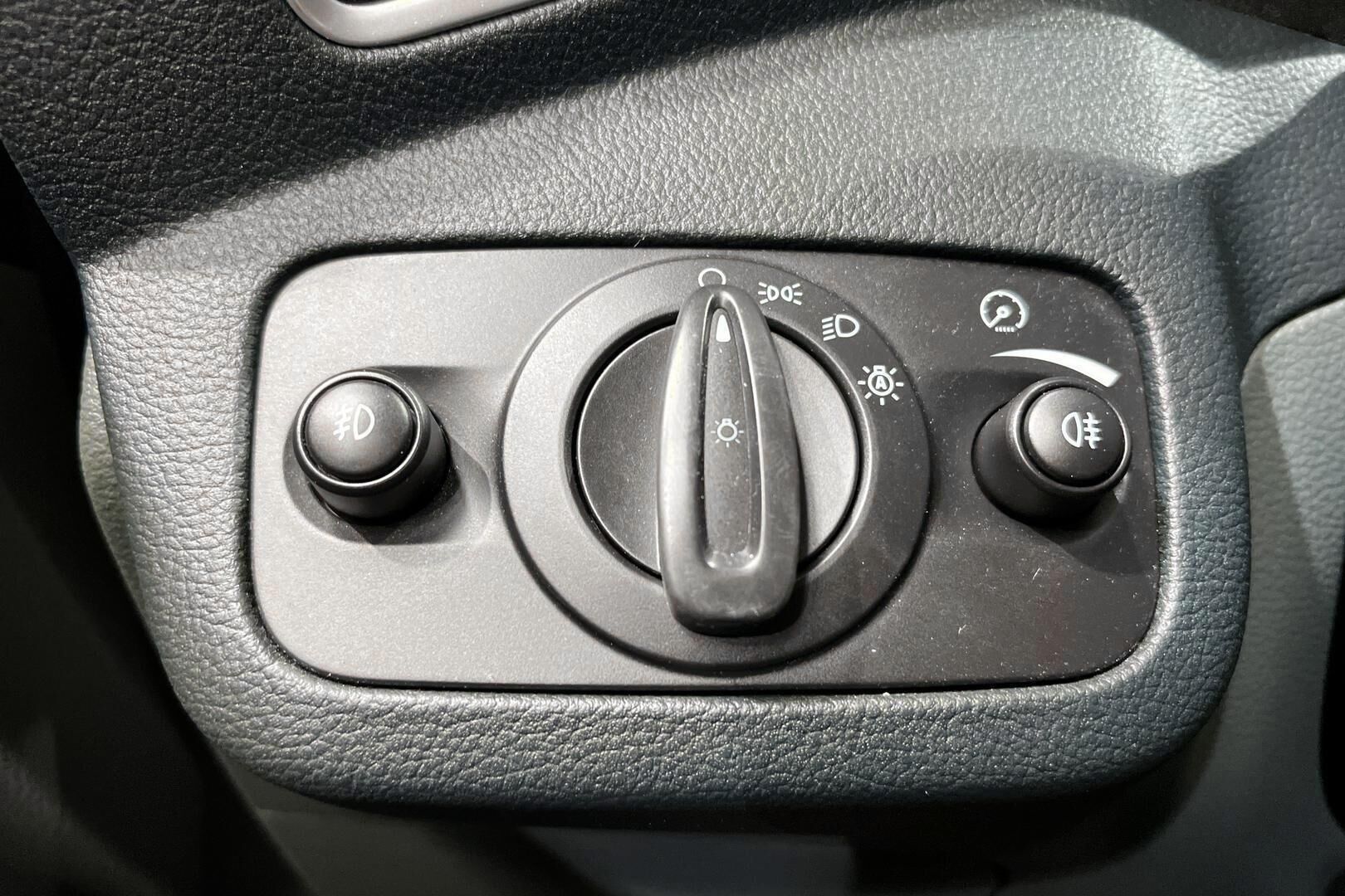 Ford Grand C-Max iso kuva 22