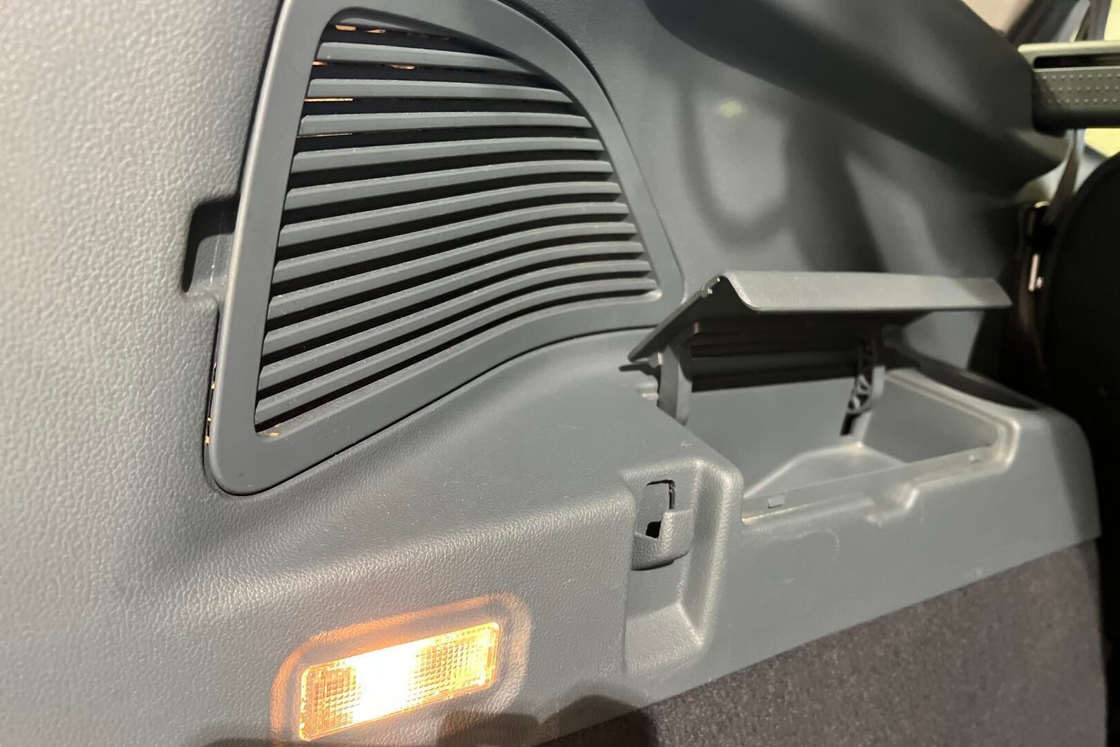 Ford Grand C-Max iso kuva 27