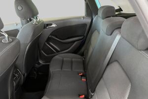 Mercedes-Benz B esikatselu 10