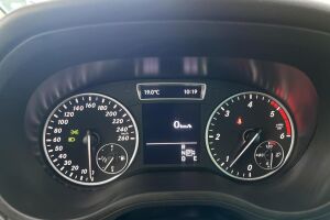 Mercedes-Benz B esikatselu 14