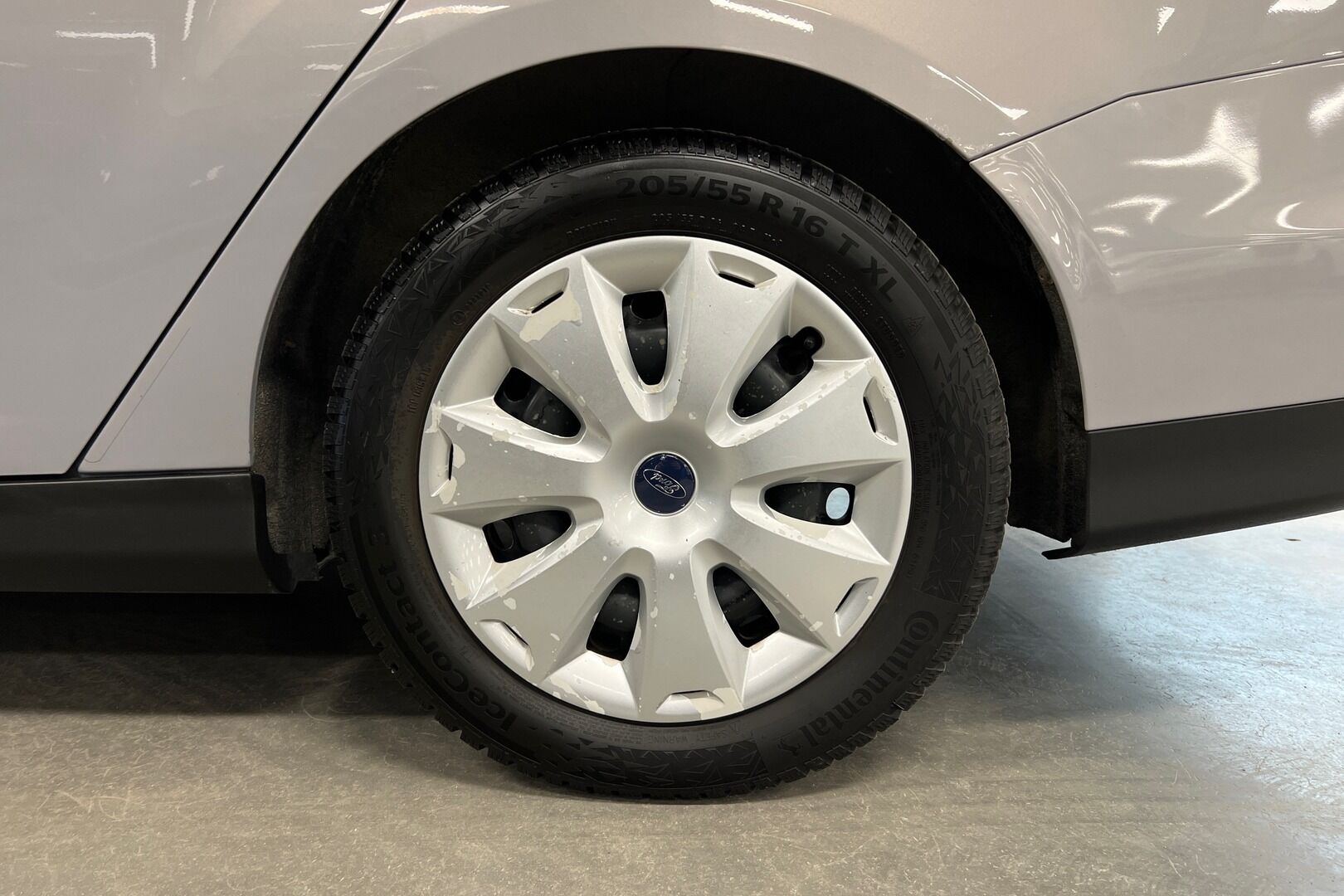 Ford Focus iso kuva 14