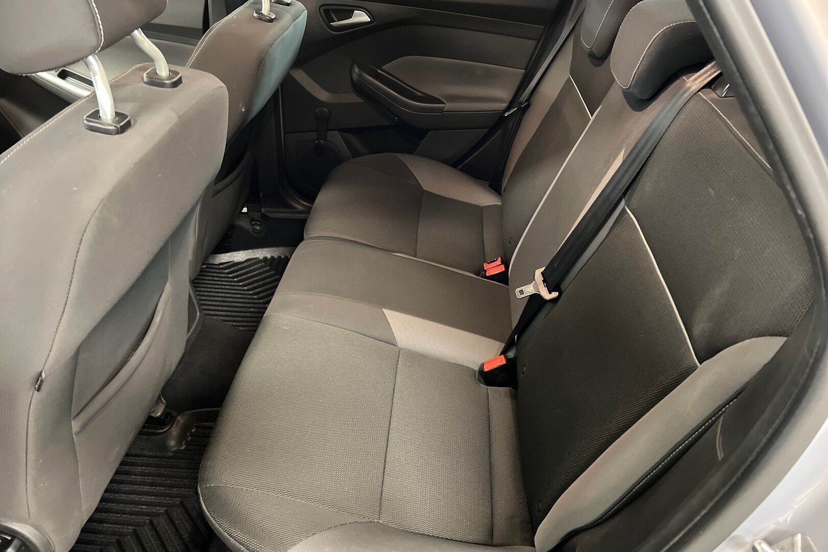 Ford Focus iso kuva 5
