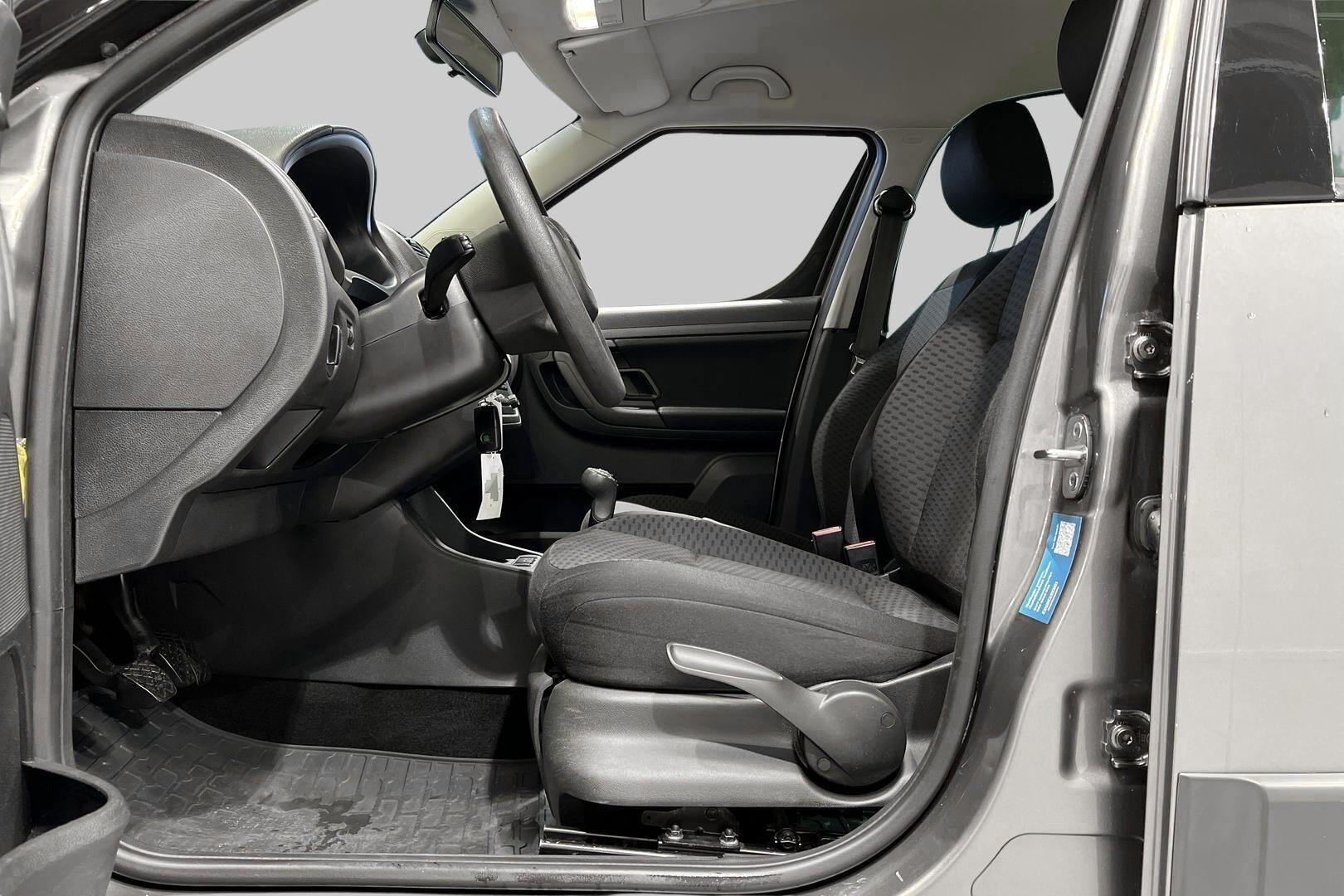 Skoda Roomster iso kuva 9