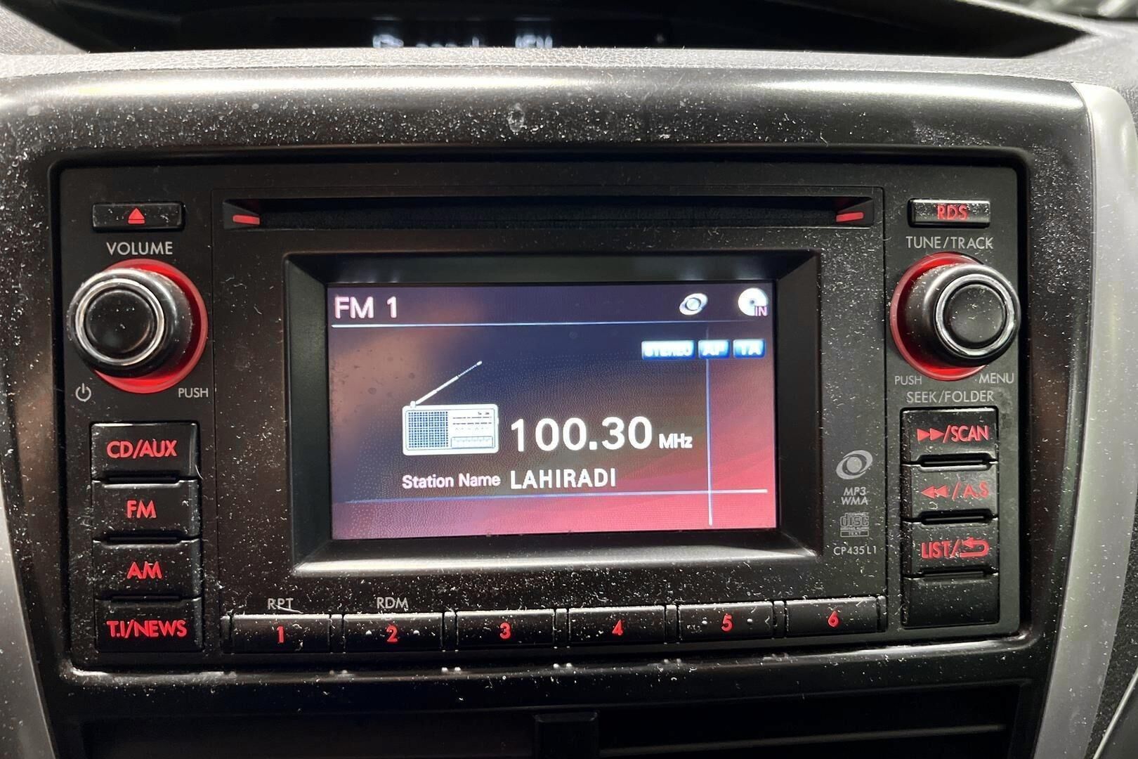 Subaru Forester iso kuva 17