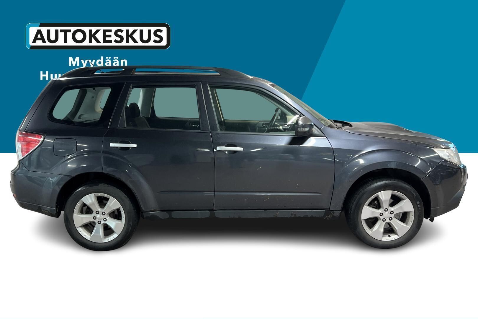 Subaru Forester iso kuva 3