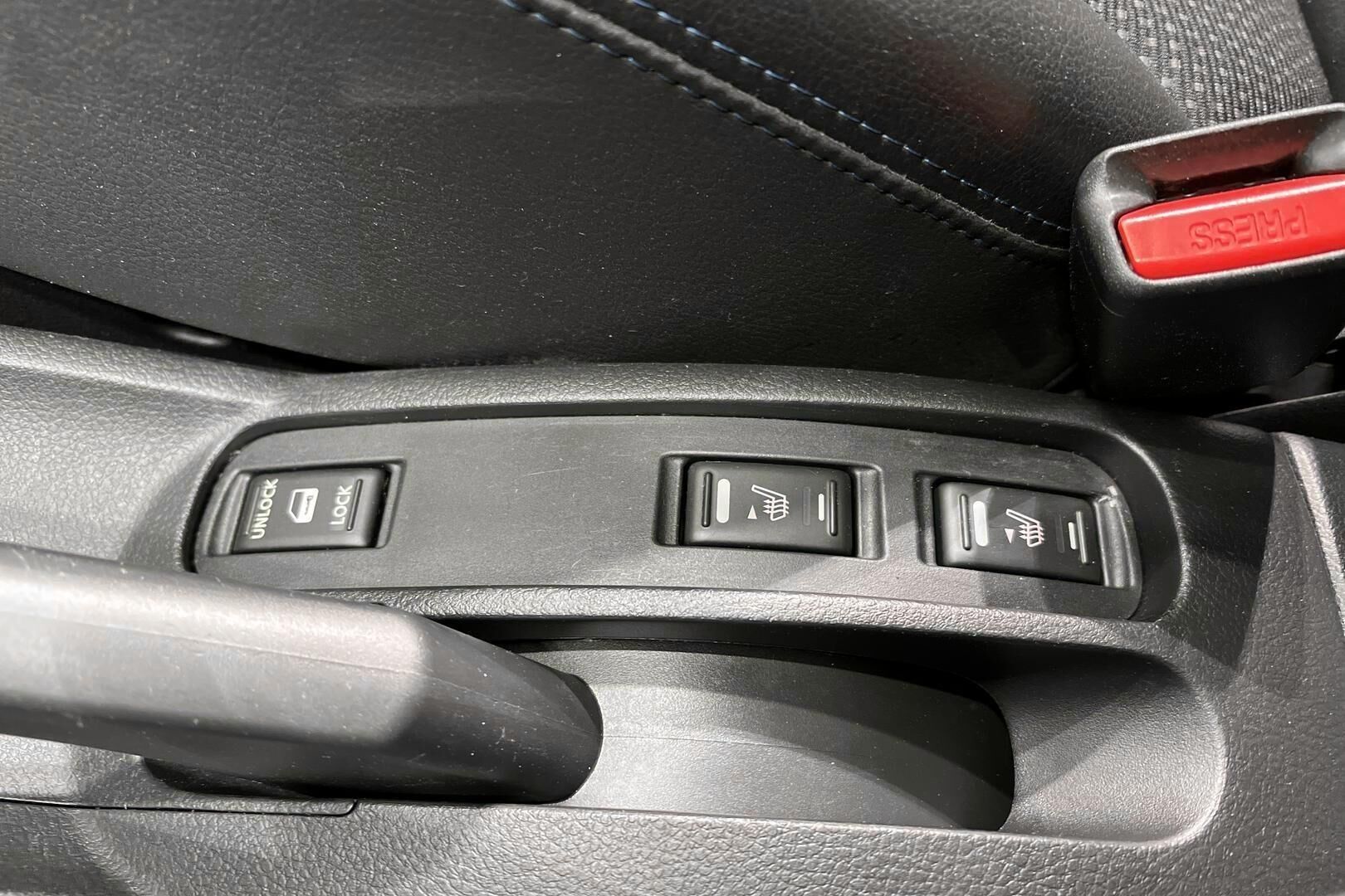 Nissan NOTE iso kuva 18