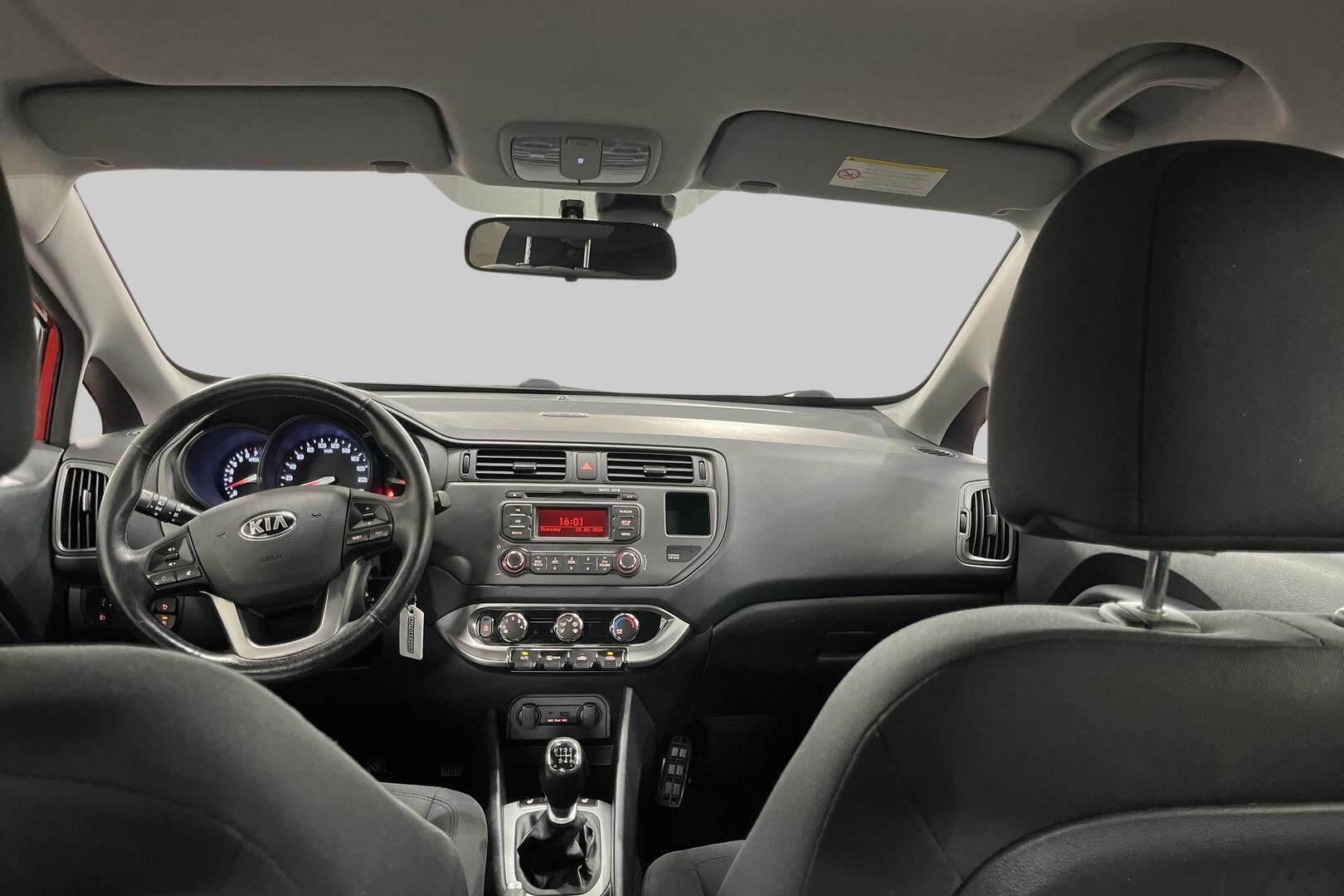 Kia Rio iso kuva 11
