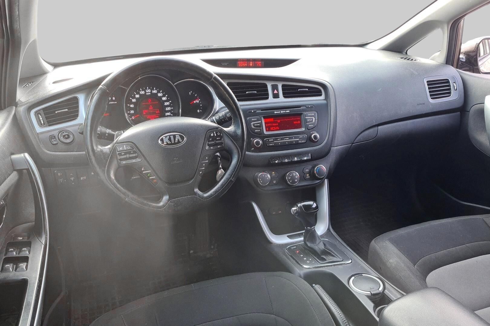 Kia cee'd iso kuva 1