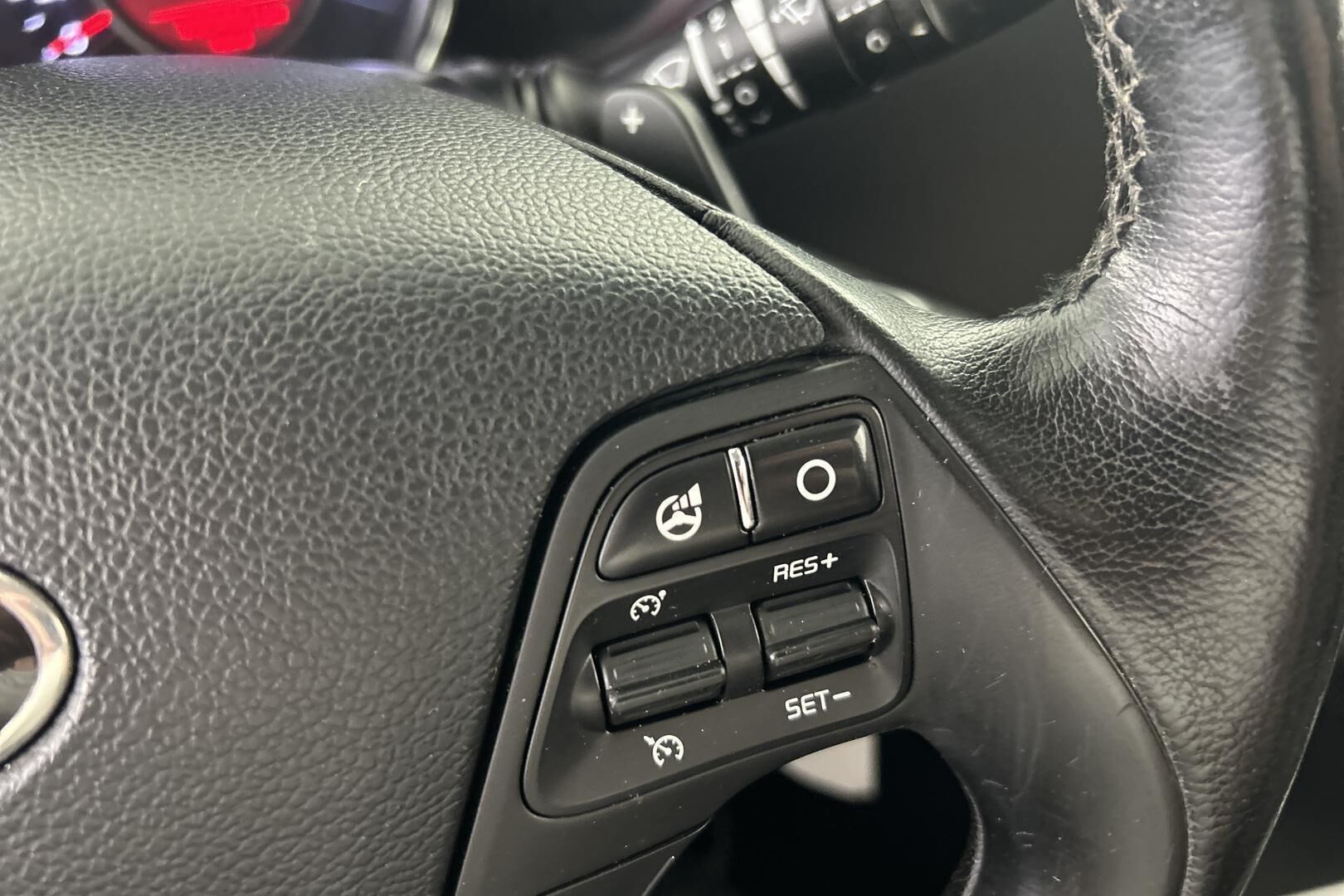 Kia cee'd iso kuva 16
