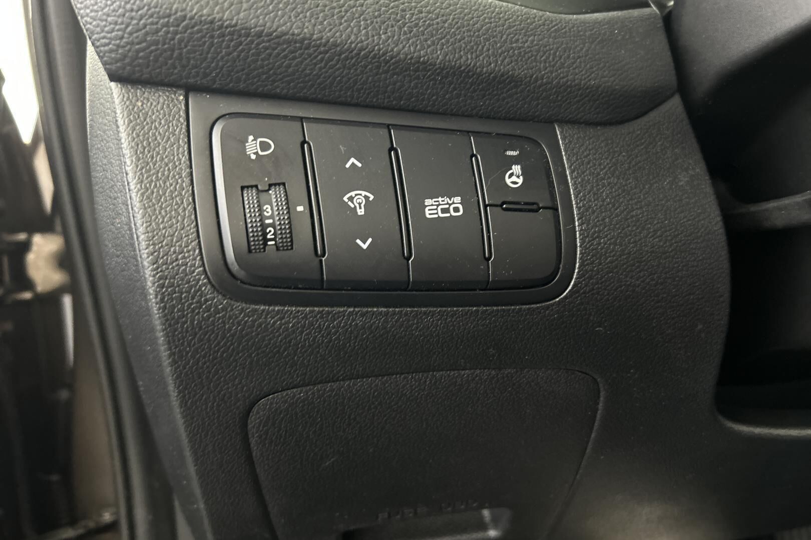 Kia cee'd iso kuva 18