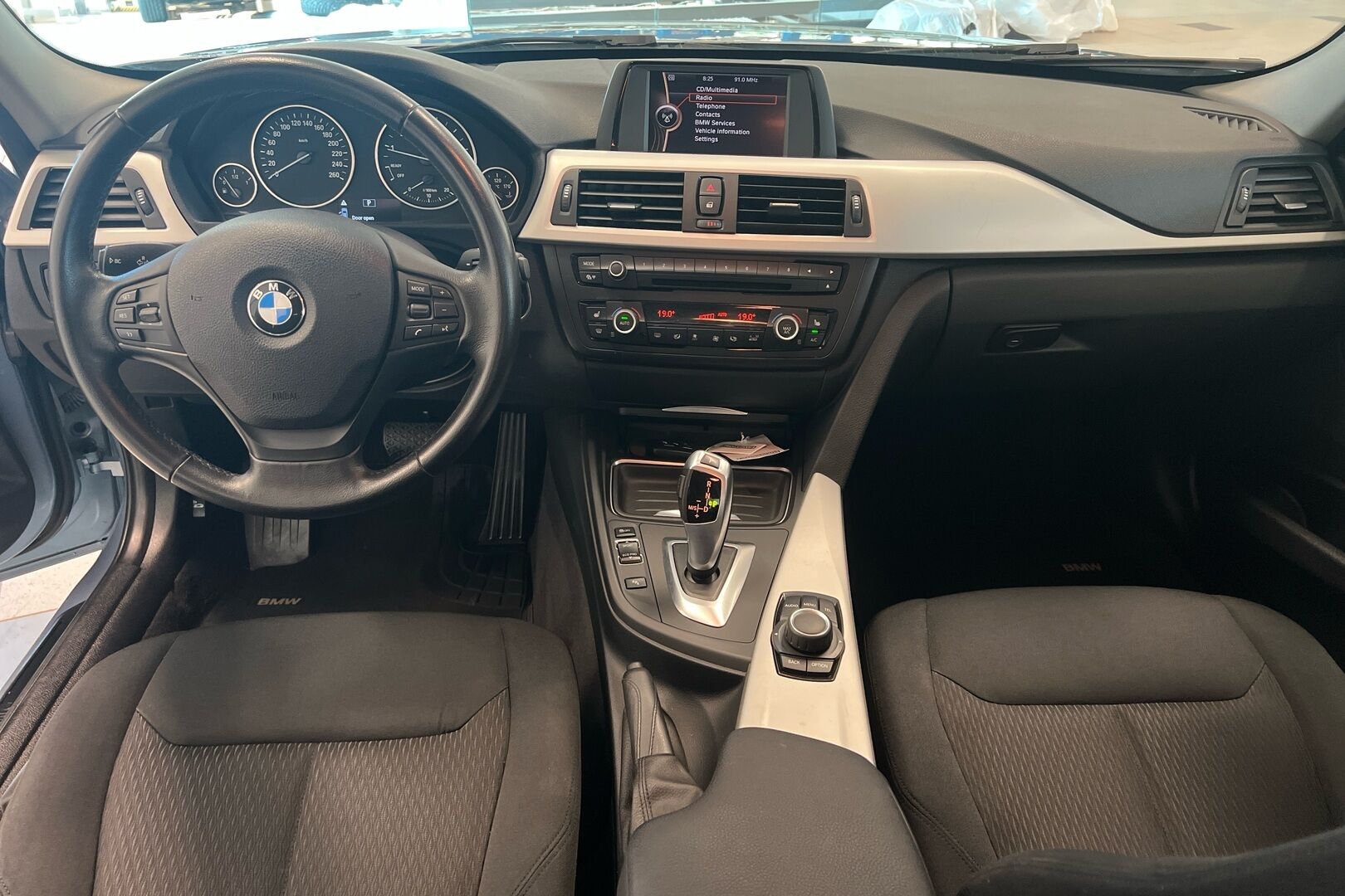 BMW 3-sarja iso kuva 17