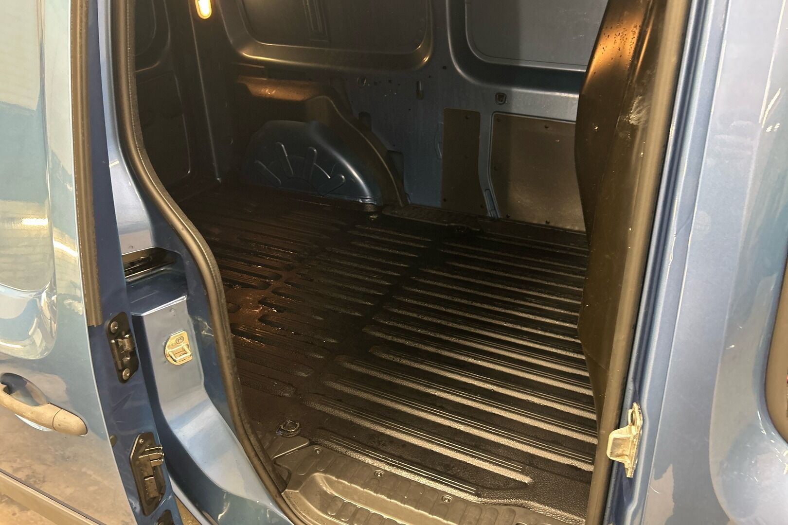 Renault Kangoo Express iso kuva 22