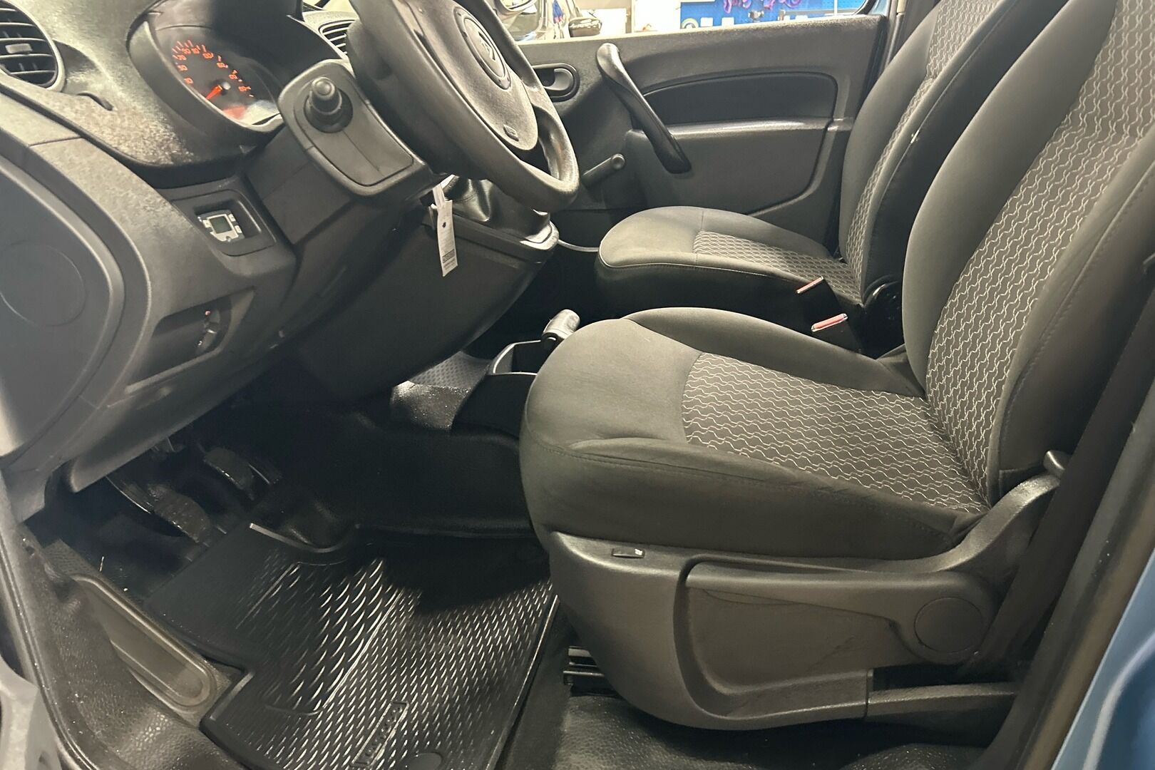 Renault Kangoo Express iso kuva 8
