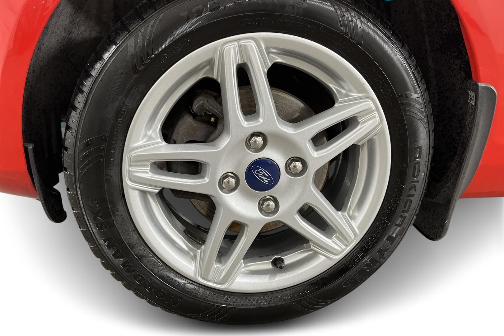 Ford Fiesta iso kuva 13