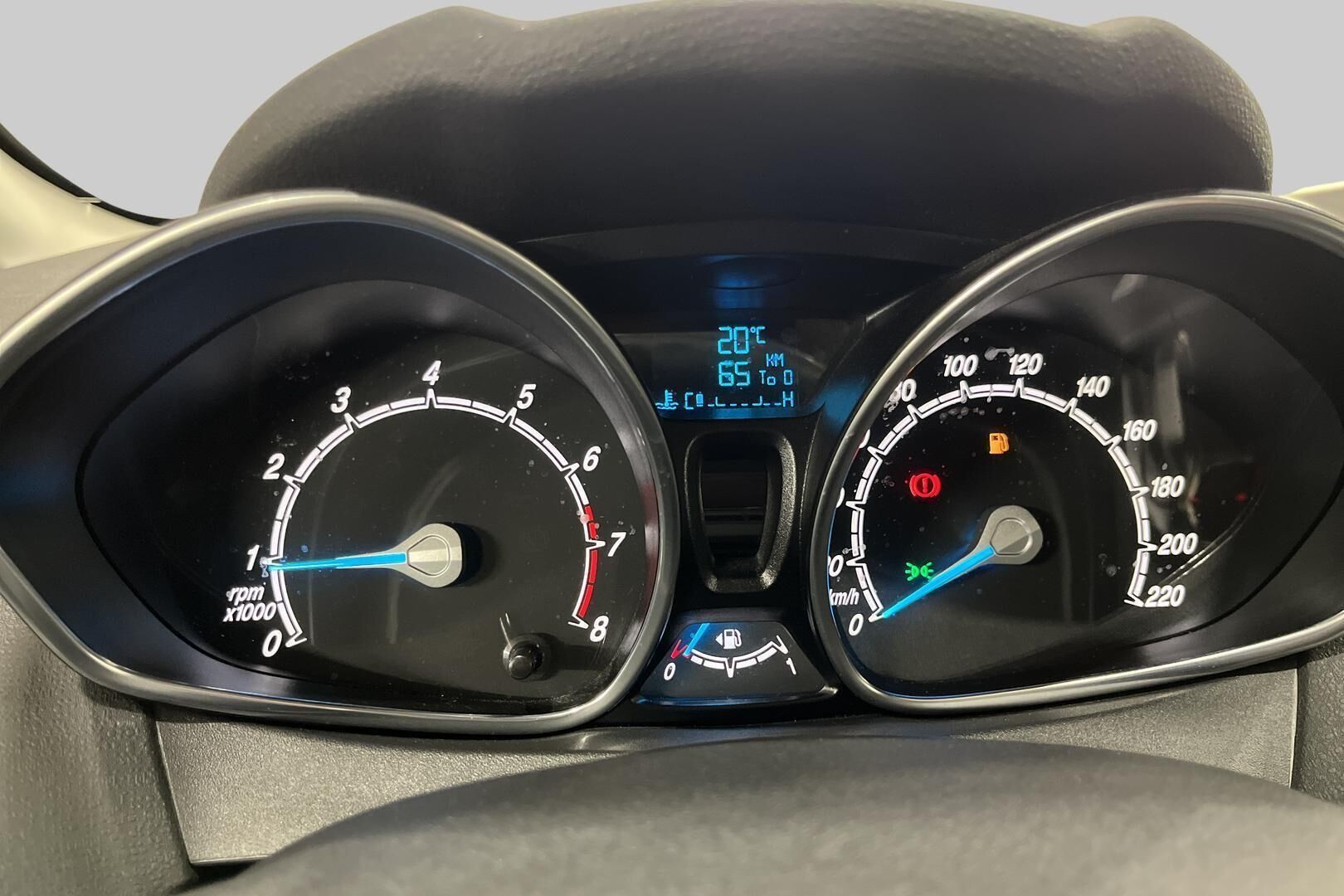 Ford Fiesta iso kuva 15