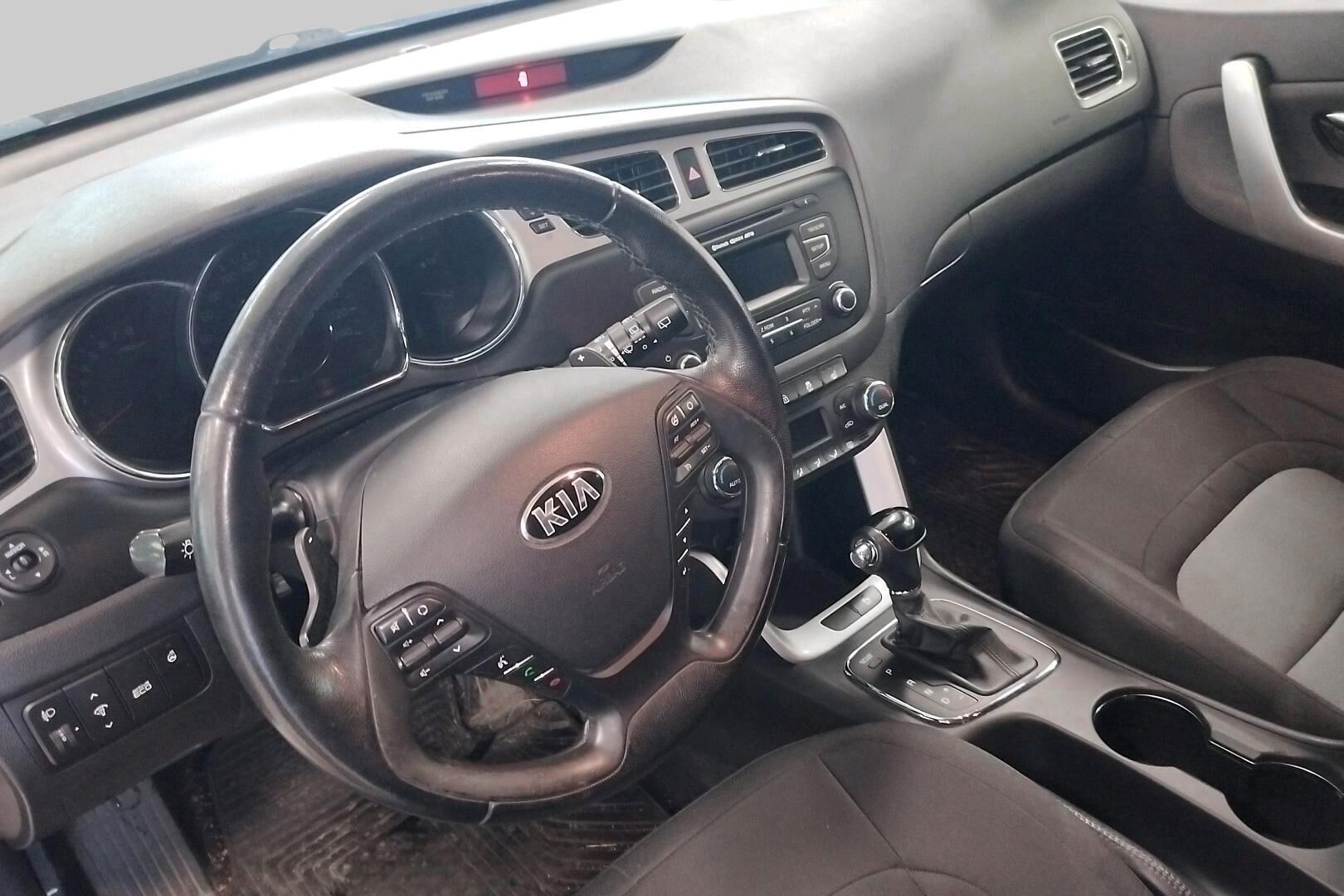 Kia cee'd iso kuva 2