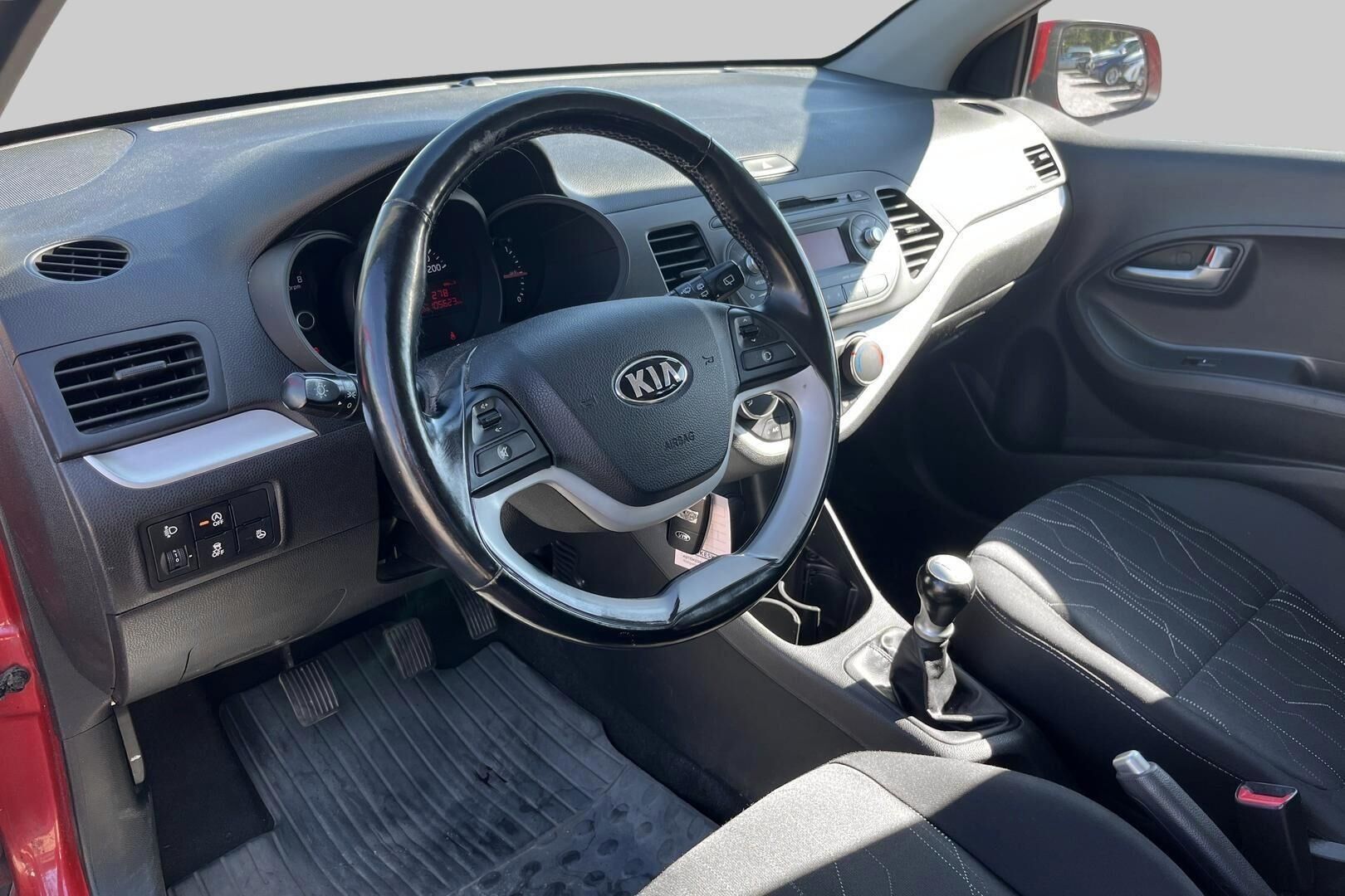 Kia Picanto iso kuva 1