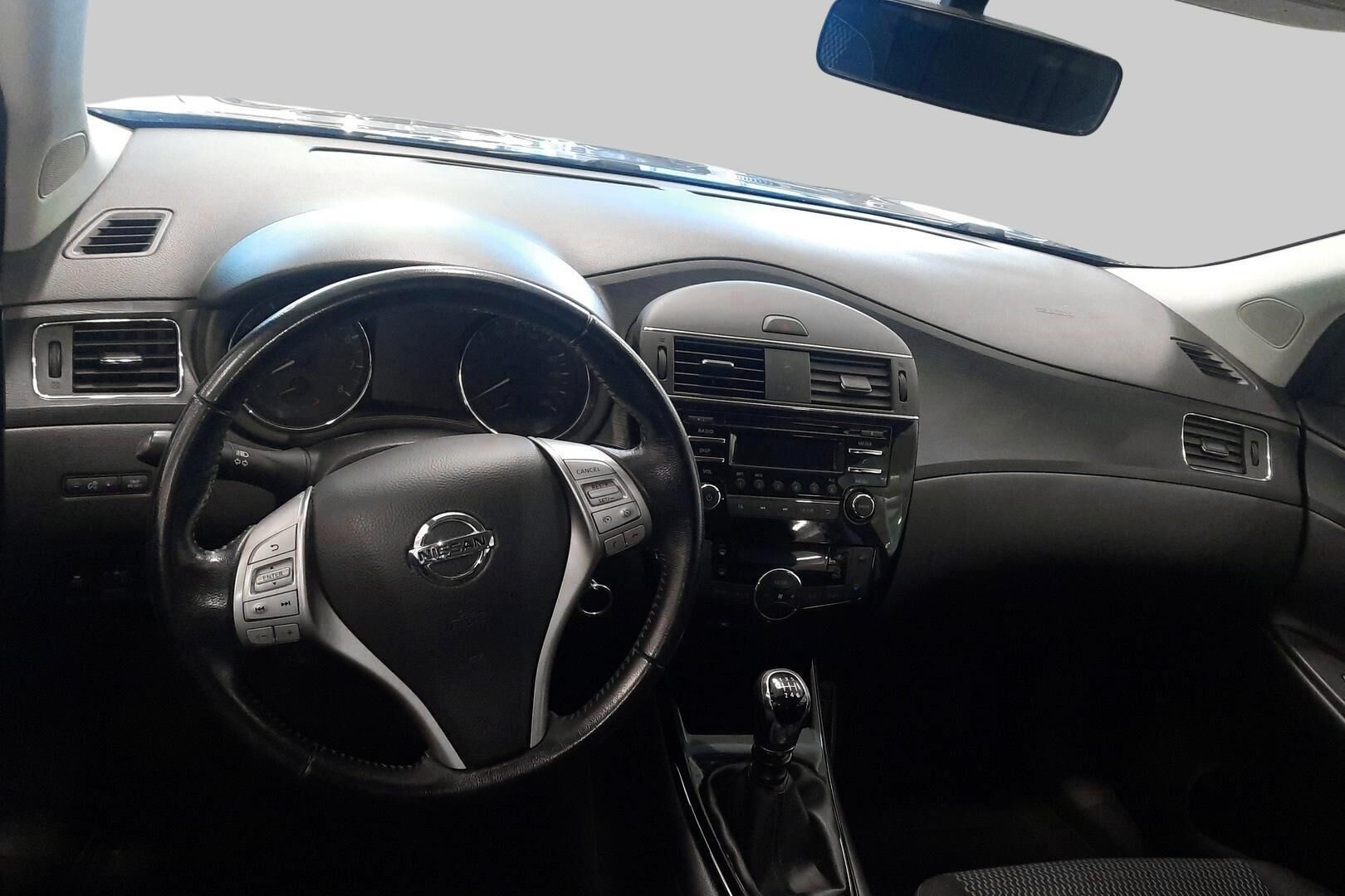 Nissan Pulsar iso kuva 2