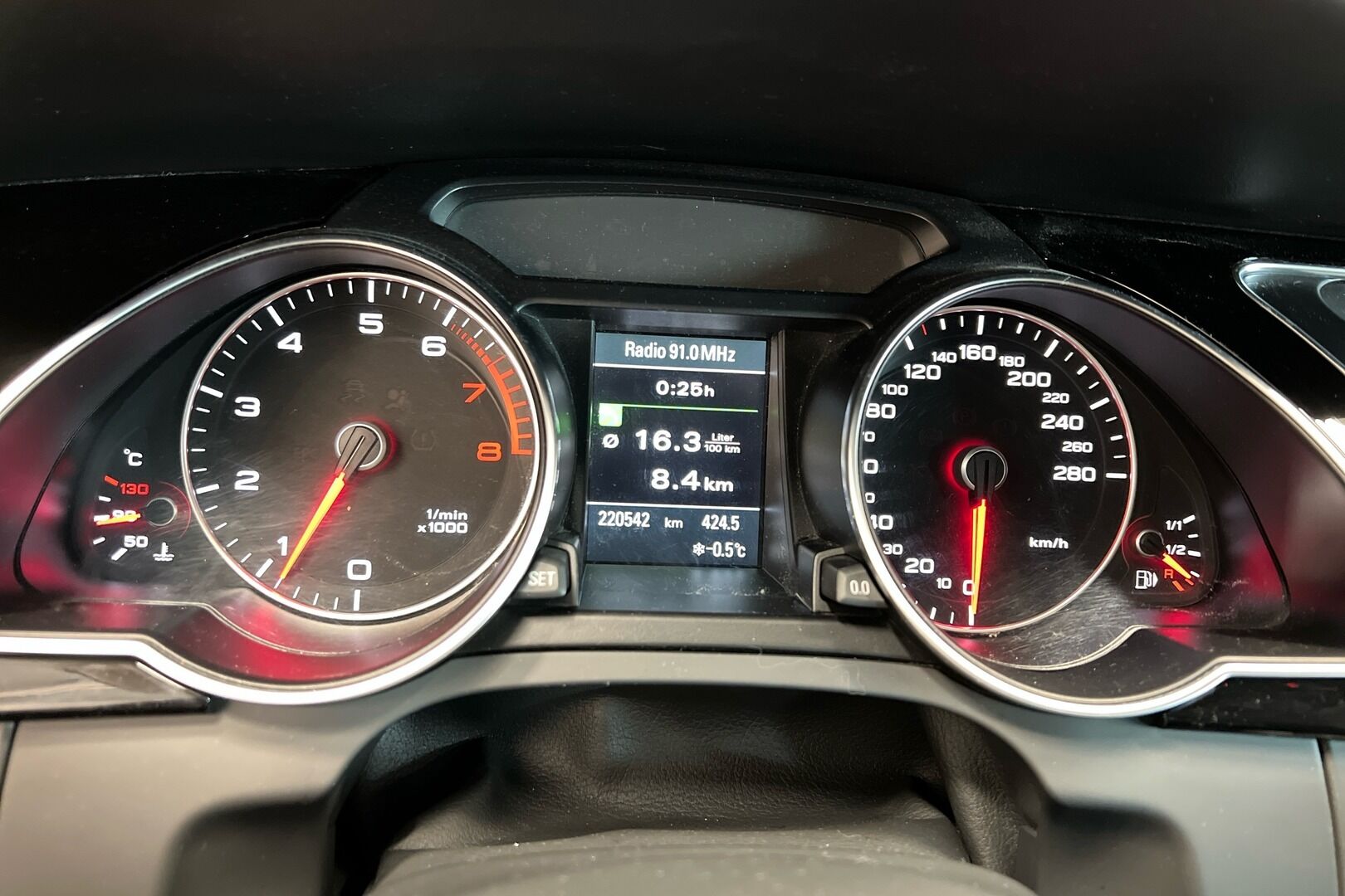 Audi A5 iso kuva 13