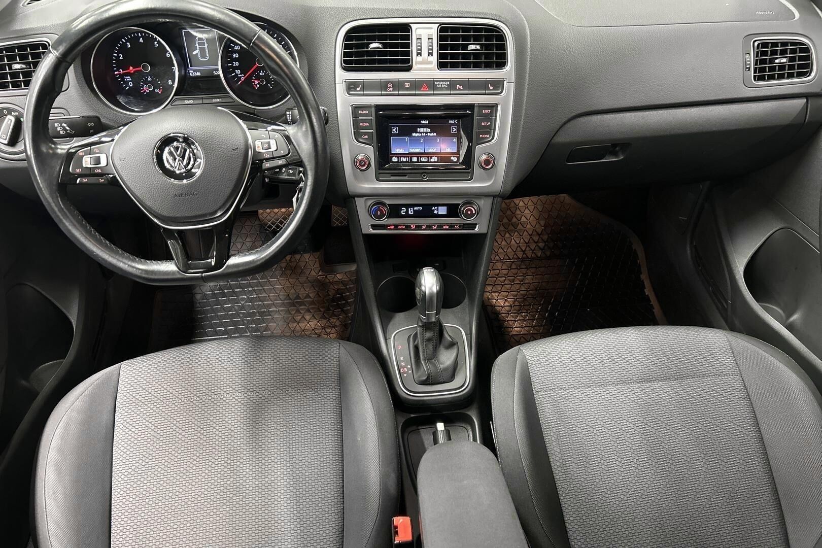 Volkswagen Polo iso kuva 11