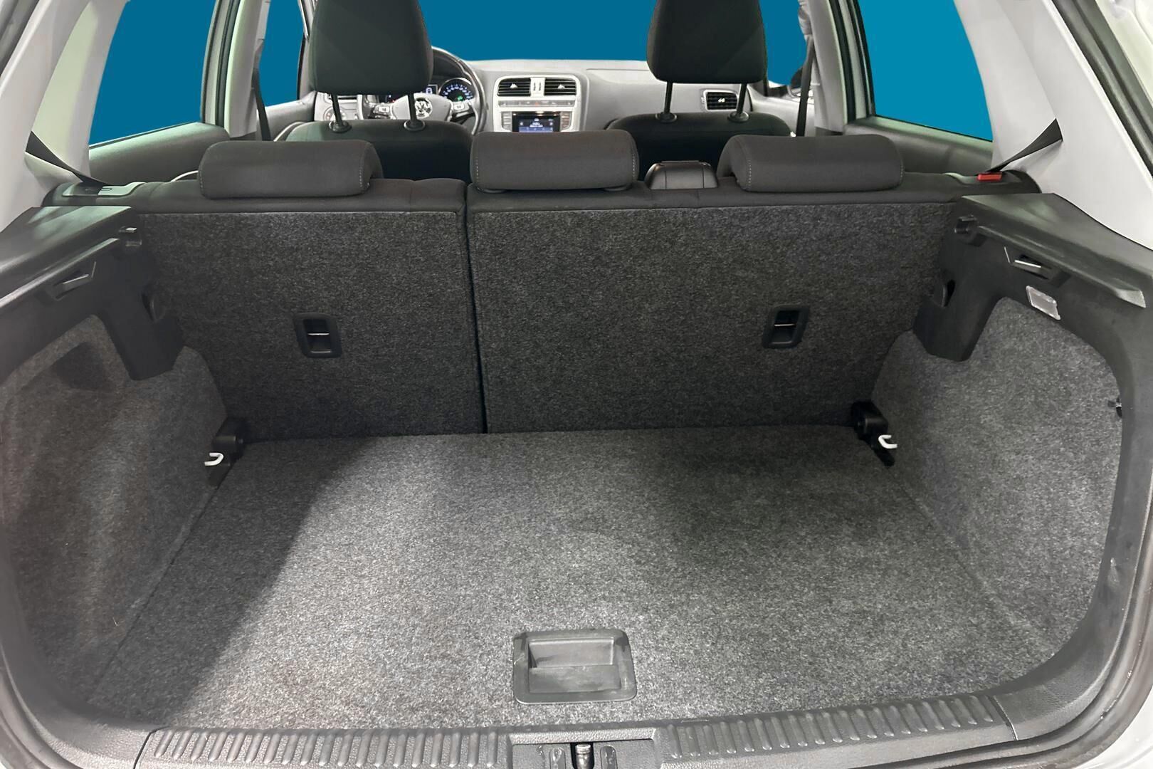 Volkswagen Polo iso kuva 12
