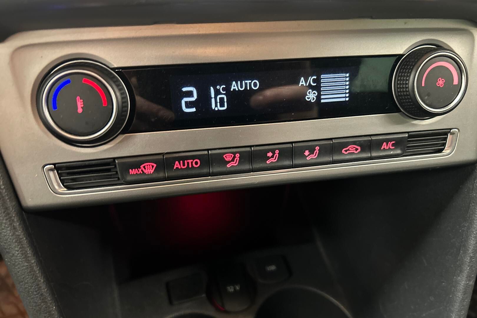 Volkswagen Polo iso kuva 22
