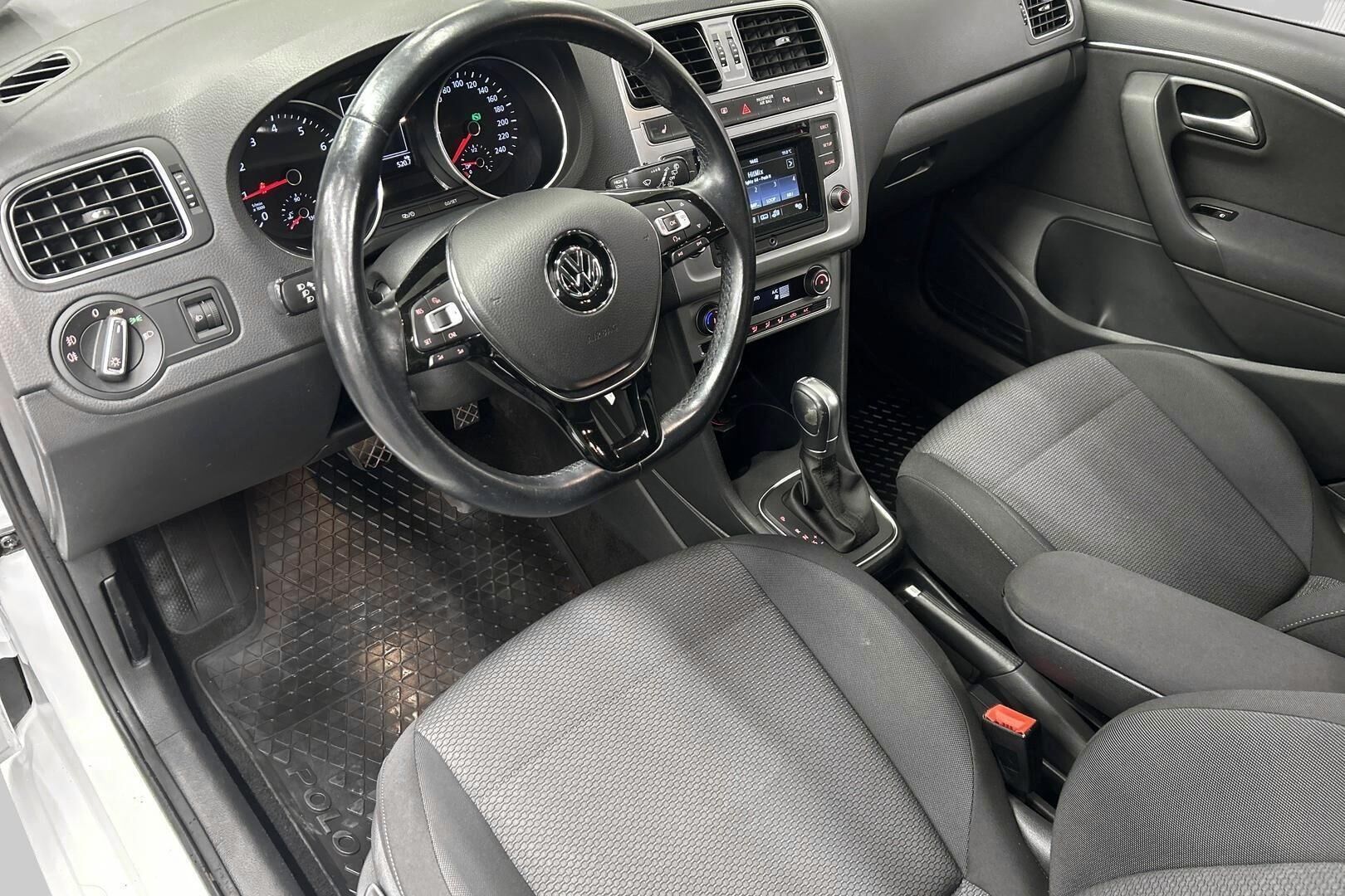 Volkswagen Polo iso kuva 9
