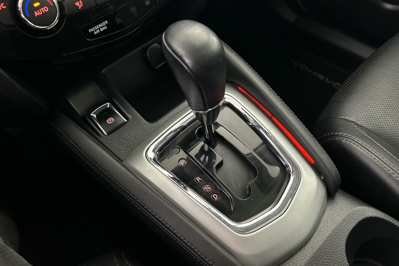 Nissan Qashqai iso kuva 22