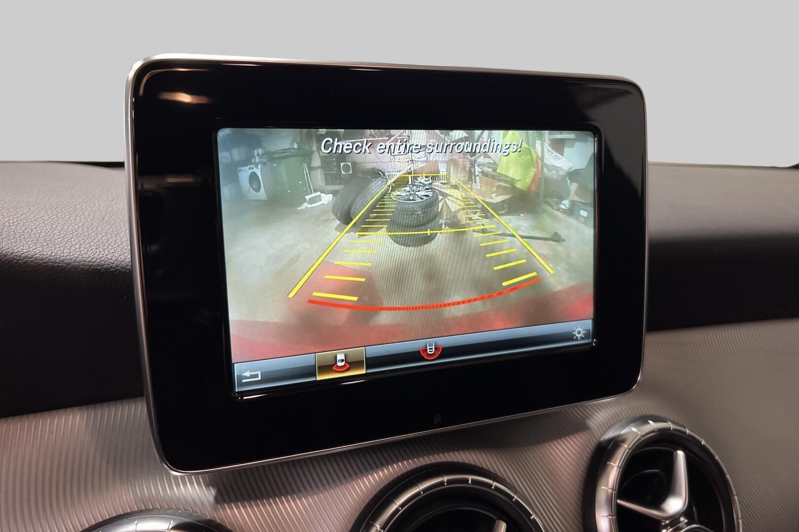 Mercedes-Benz CLA iso kuva 18