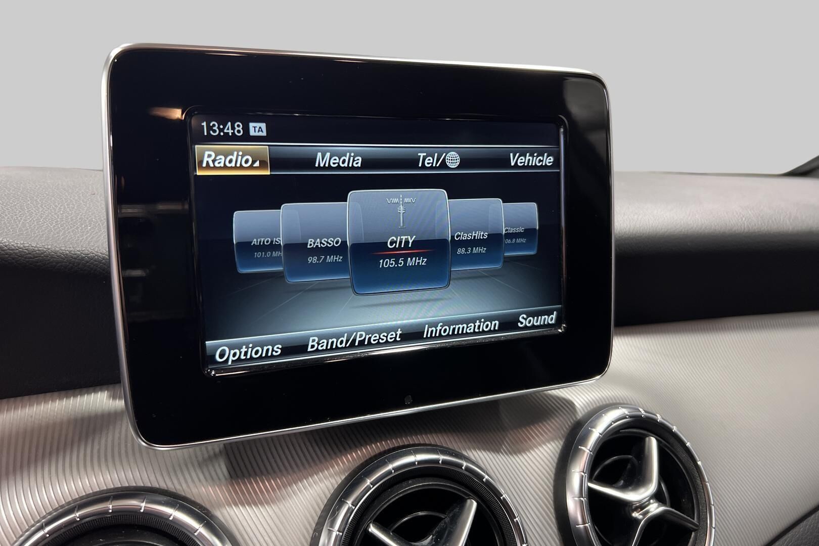 Mercedes-Benz CLA iso kuva 14