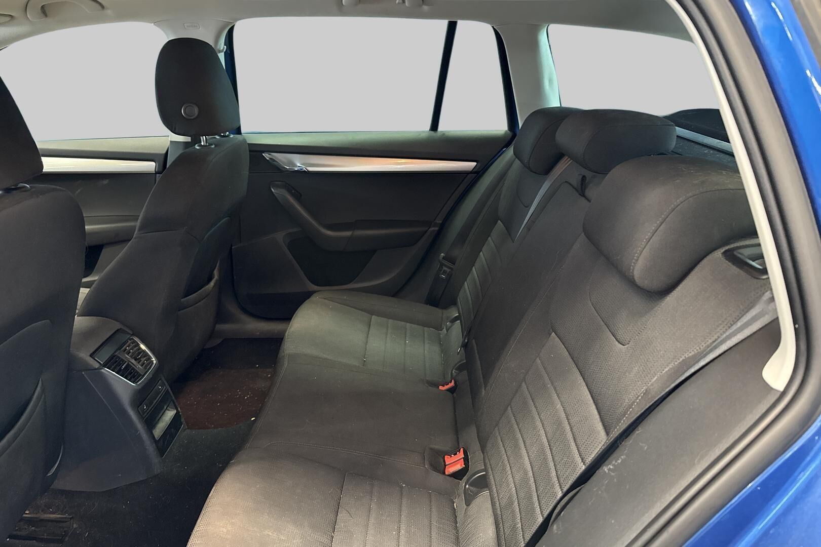 Skoda Octavia iso kuva 9